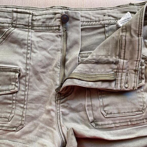 Abercrombie & Fitch Green Cargo Denim Utility Shorts - Picture 5 of 12